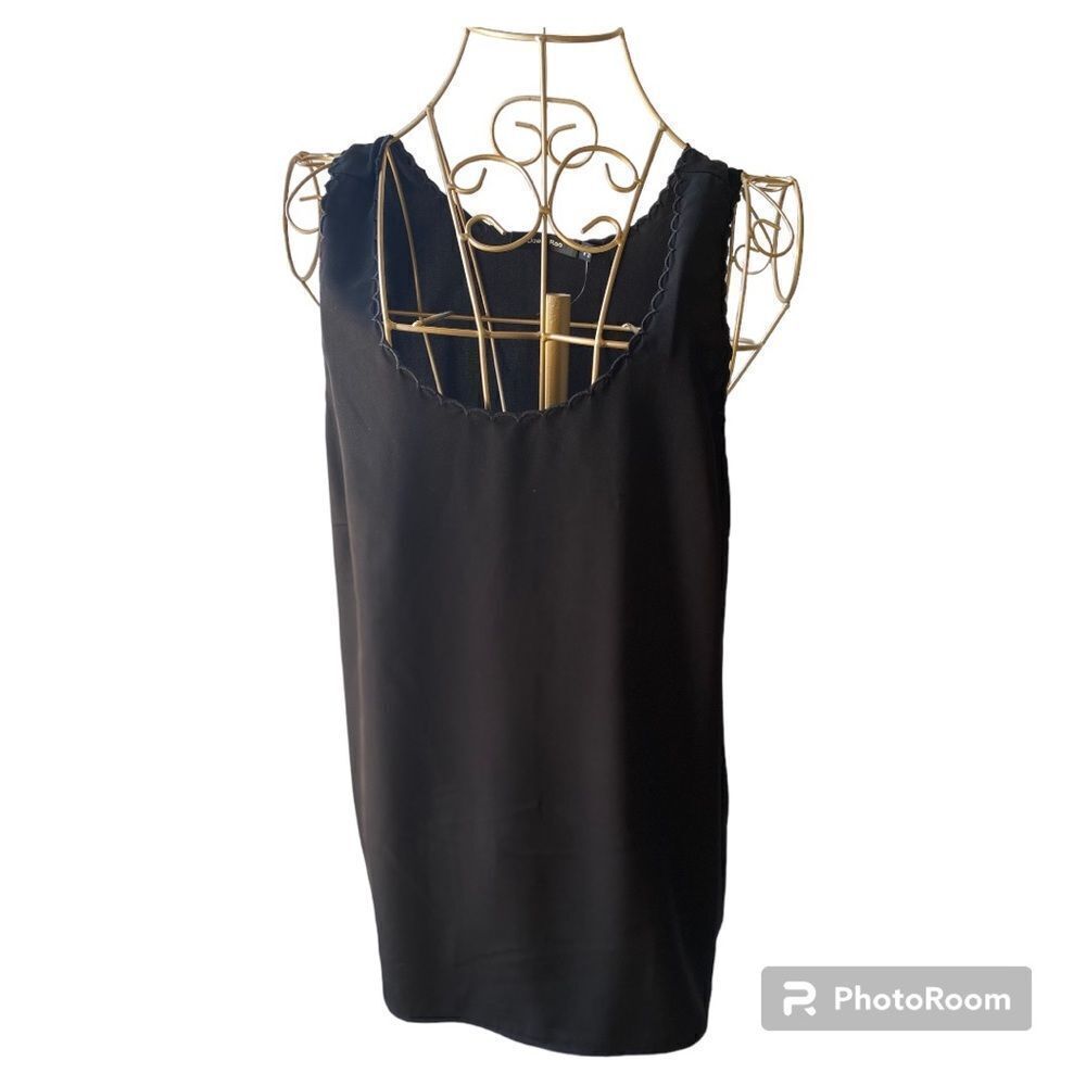 Doe & Rae Black Scallop Neckline Sleeveless Tank Top Size Small
